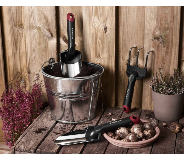 Narrow steel spatula