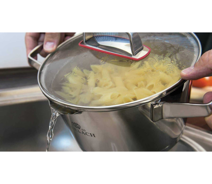 10-piece cookware set...