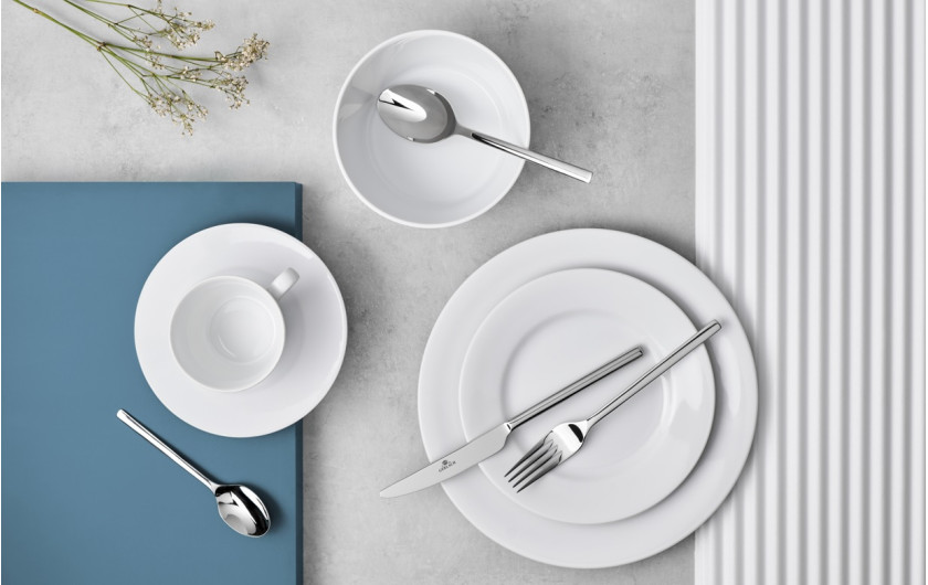 Porcelain set MODERN for 6 people: dinner plates 18 pieces + cups with saucers 12 pieces + mugs
