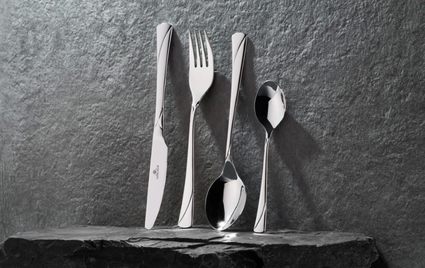 68-Piece Cutlery Set VALOR Polished Finish + Cutlery Canteen
