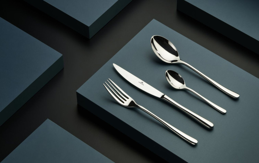 Set of 80 pieces of cutlery, polished MUZA. Set of 80 pieces of cutlery, polished MUZA.