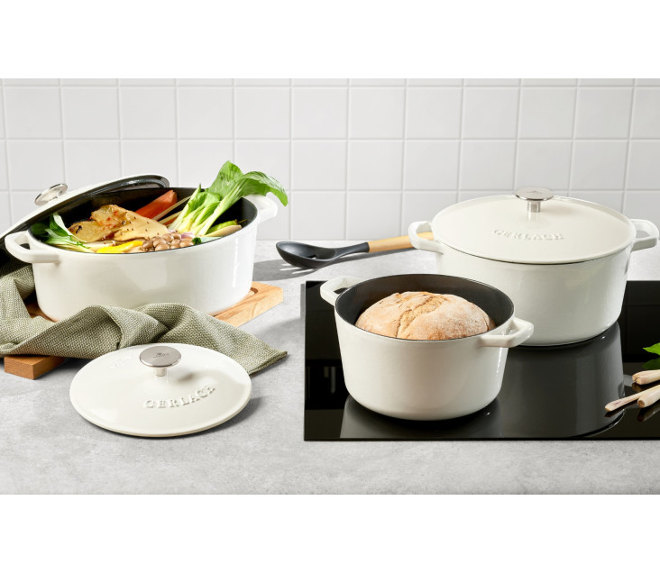 Set of 2 cast iron pots 3...