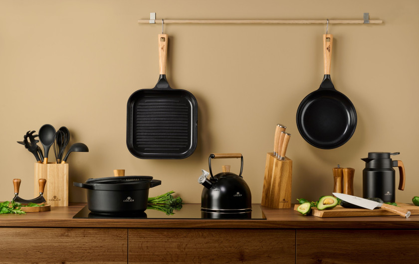 Pot 24/28 cm + frying pan 24 cm + grill pan 28 cm + WOK pan + NATUR board