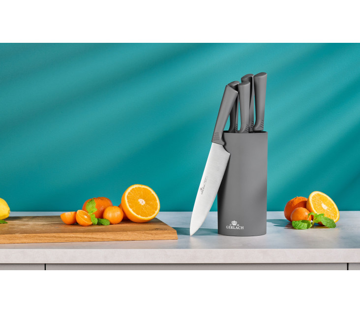 Set of knives in a SMART...