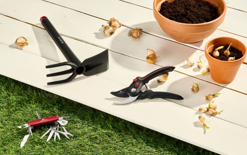 Assist 20-function multi-tool Assist 20-function multi-tool