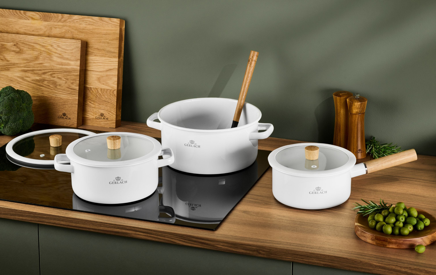 Enamel saucepan NATUR ENAMEL white 18 cm 2 L Enamel saucepan NATUR ENAMEL white 18 cm 2 L