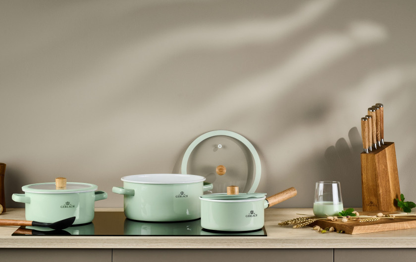 Enamel cookware set NATUR ENAMEL pastel green 6 pcs
