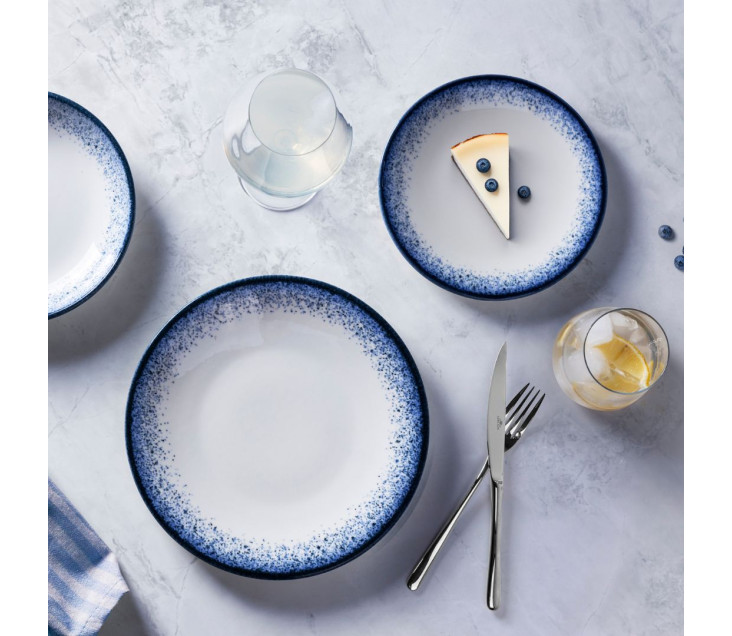 Dinnerware set 18 piece...
