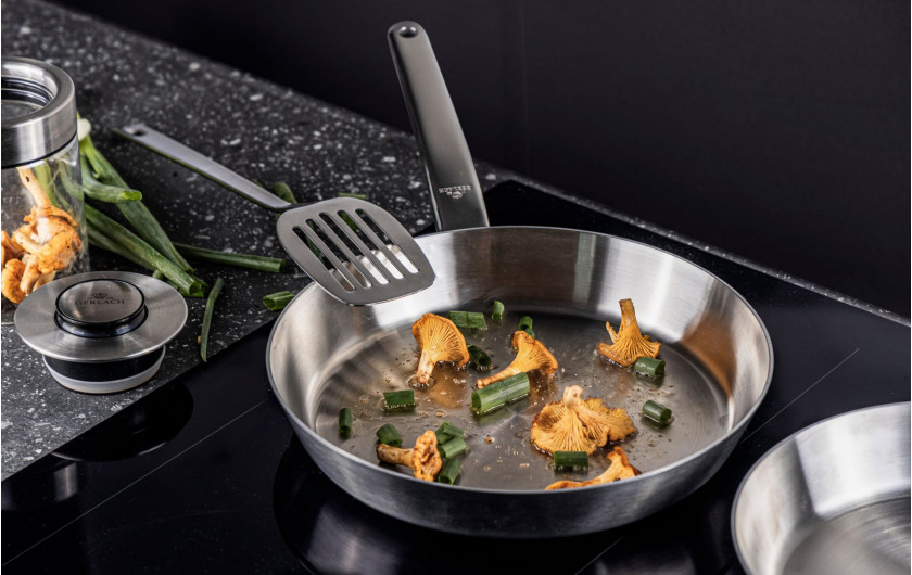 Prestige 28 cm steel frying pan Prestige 28 cm steel frying pan