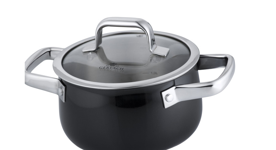 Essentials in the kitchen - black pots