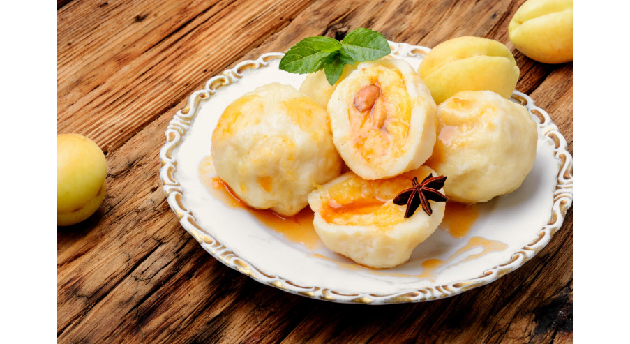 Recipe for knedle (dumplings) with apricots